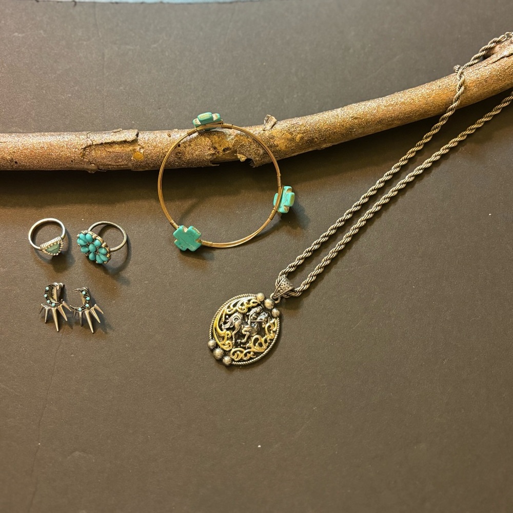 Elegant Silver and Turquoise Jewelry Set